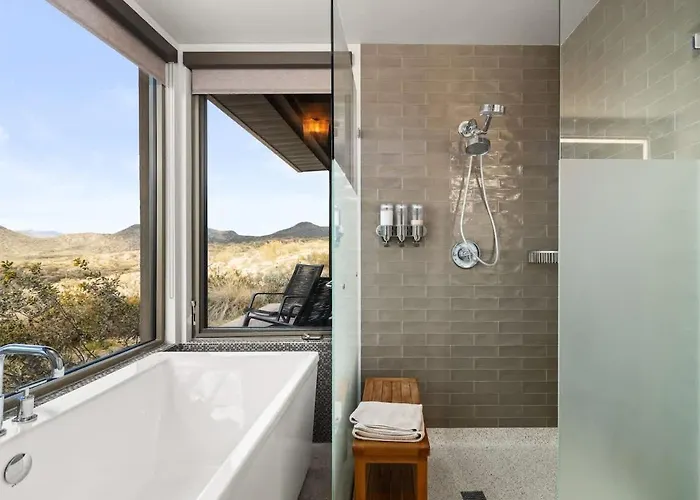 Paradise Canyon-infinity Pool-mnt Views-estate 3 Holiday home Fort McDowell