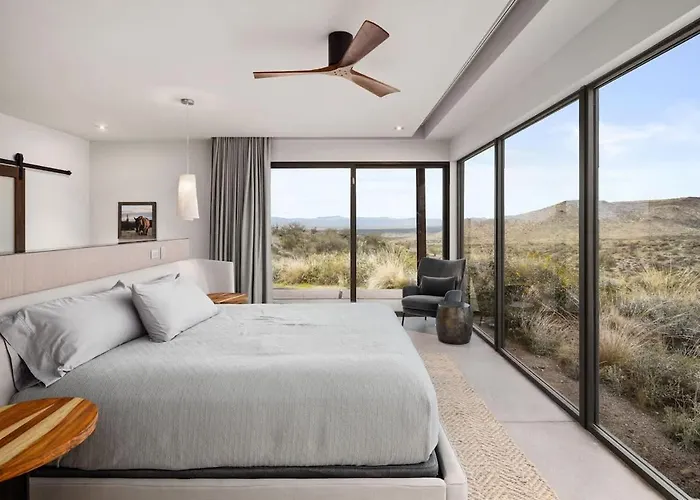 Paradise Canyon-infinity Pool-mnt Views-estate 3