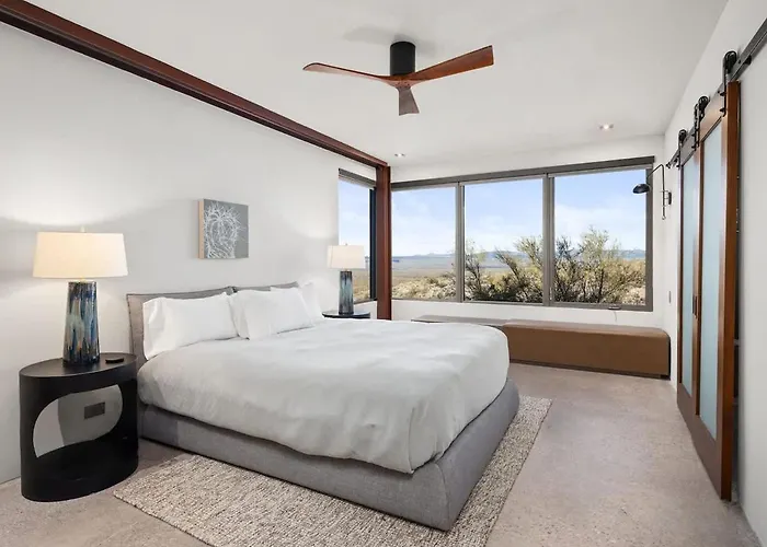 Paradise Canyon-infinity Pool-mnt Views-estate 3 Holiday home *