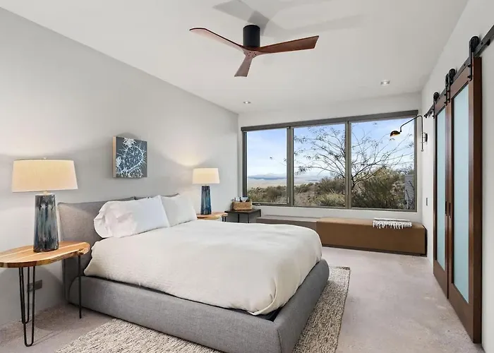 Paradise Canyon-infinity Pool-mnt Views-estate 3 Holiday home Fort McDowell