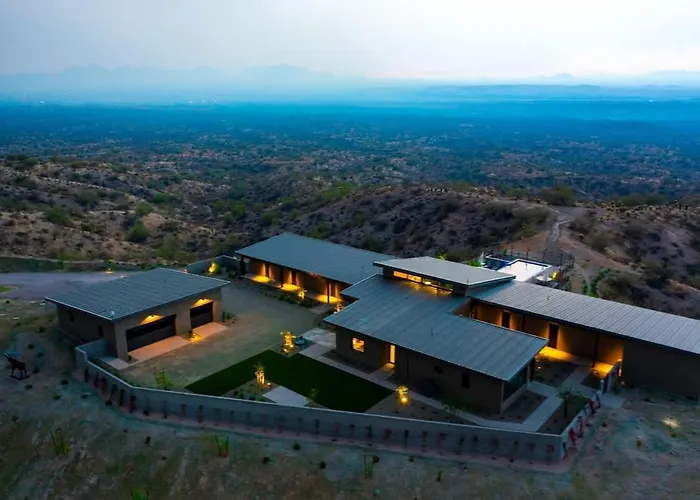 Paradise Canyon-infinity Pool-mnt Views-estate 3 *